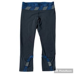LuLuLemon Athletica running capris Sz6 black&blue with reflective material